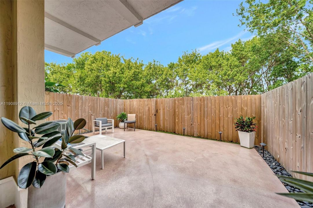 For Sale: $749,000 (3 beds, 3 baths, 2008 Square Feet)