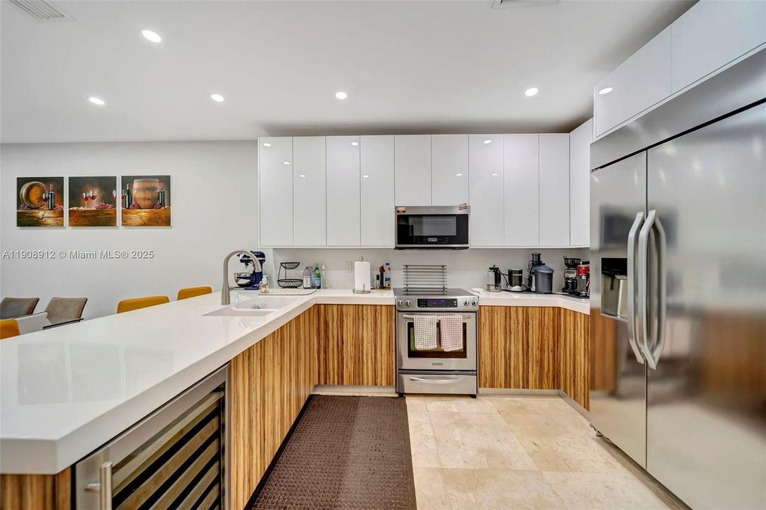 For Sale: $749,000 (3 beds, 3 baths, 2008 Square Feet)