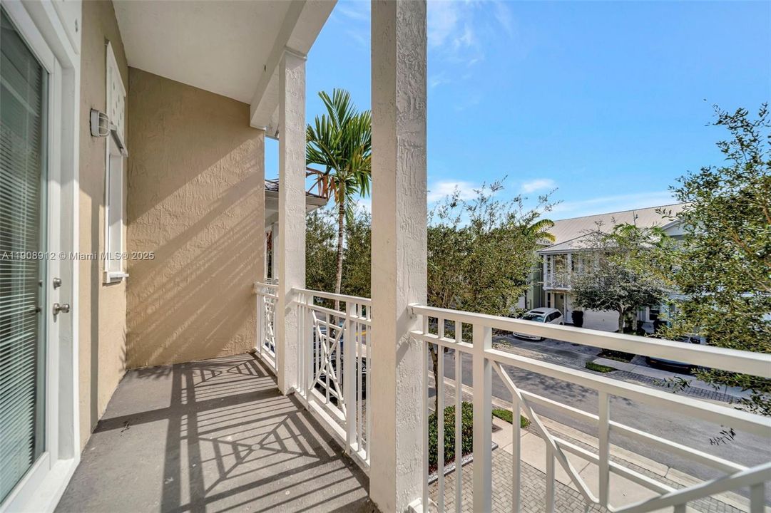 For Sale: $749,000 (3 beds, 3 baths, 2008 Square Feet)