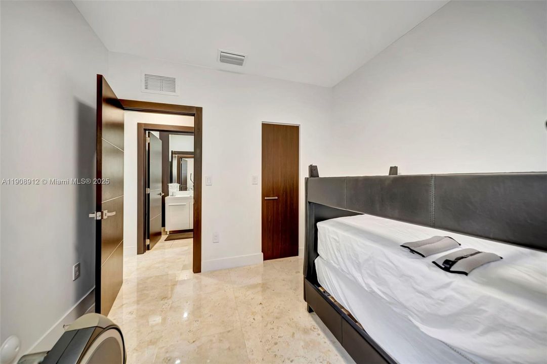 For Sale: $749,000 (3 beds, 3 baths, 2008 Square Feet)