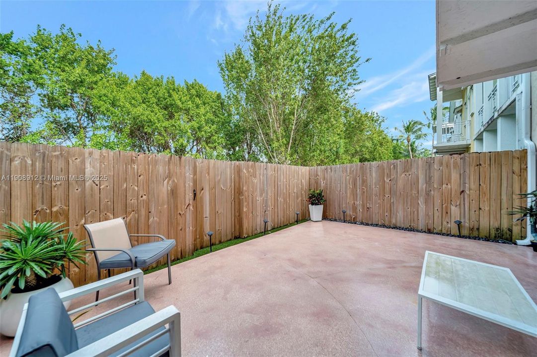 For Sale: $749,000 (3 beds, 3 baths, 2008 Square Feet)