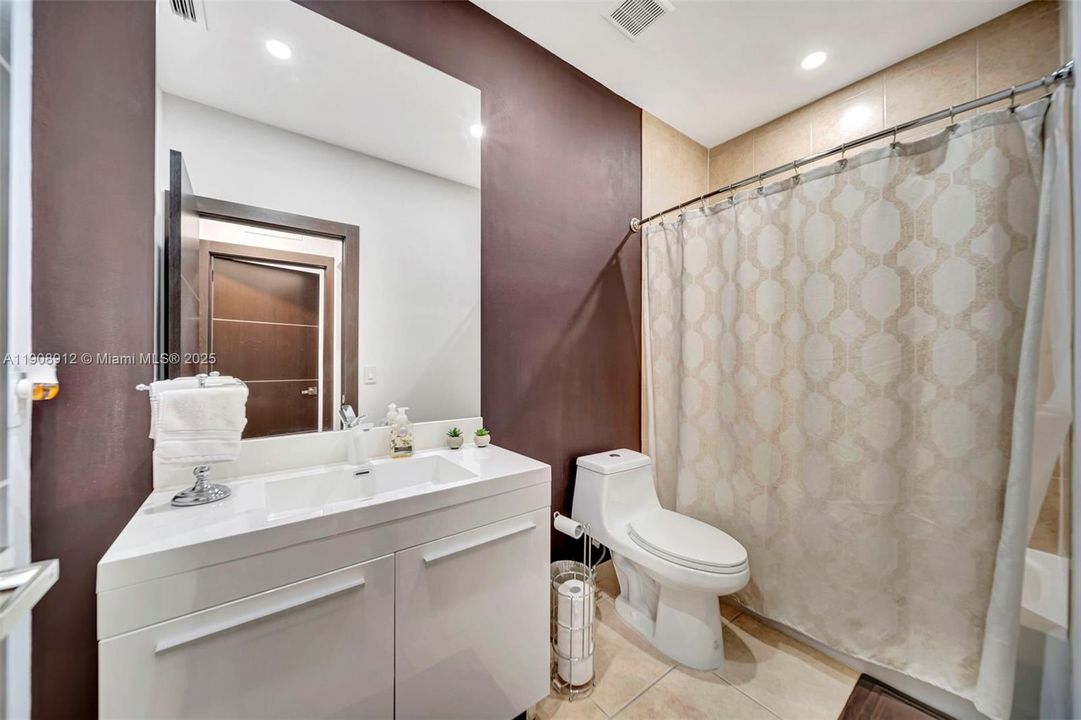 For Sale: $749,000 (3 beds, 3 baths, 2008 Square Feet)