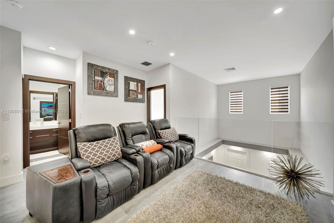 For Sale: $749,000 (3 beds, 3 baths, 2008 Square Feet)