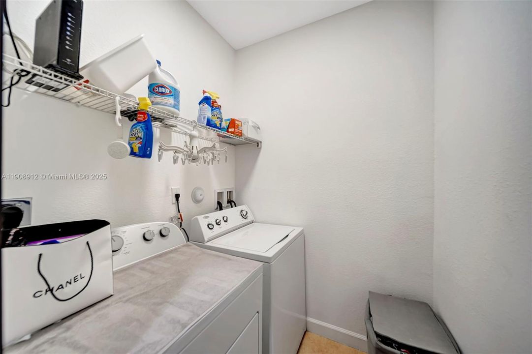 For Sale: $749,000 (3 beds, 3 baths, 2008 Square Feet)