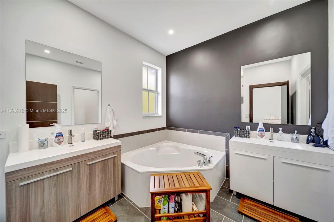 For Sale: $749,000 (3 beds, 3 baths, 2008 Square Feet)