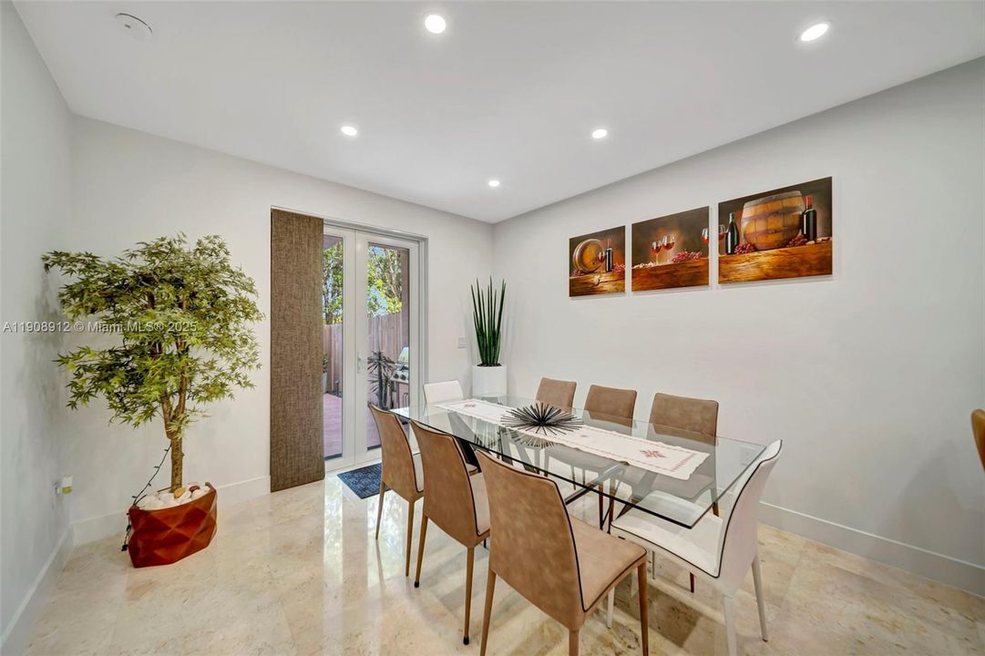 For Sale: $749,000 (3 beds, 3 baths, 2008 Square Feet)