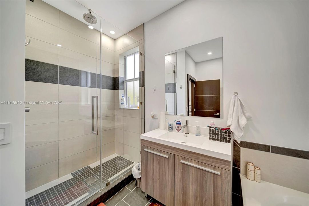 For Sale: $749,000 (3 beds, 3 baths, 2008 Square Feet)