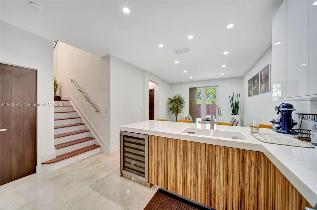 For Sale: $749,000 (3 beds, 3 baths, 2008 Square Feet)