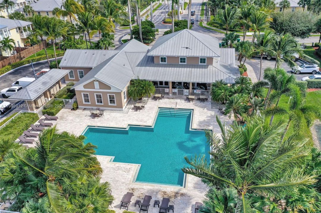 For Sale: $749,000 (3 beds, 3 baths, 2008 Square Feet)