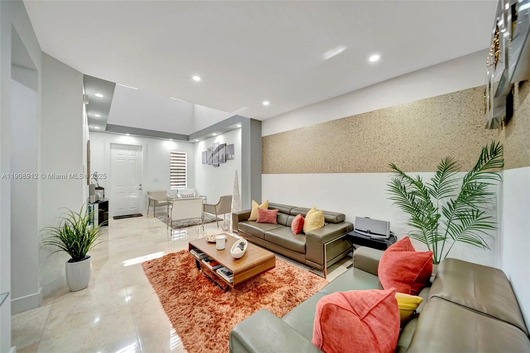 For Sale: $749,000 (3 beds, 3 baths, 2008 Square Feet)