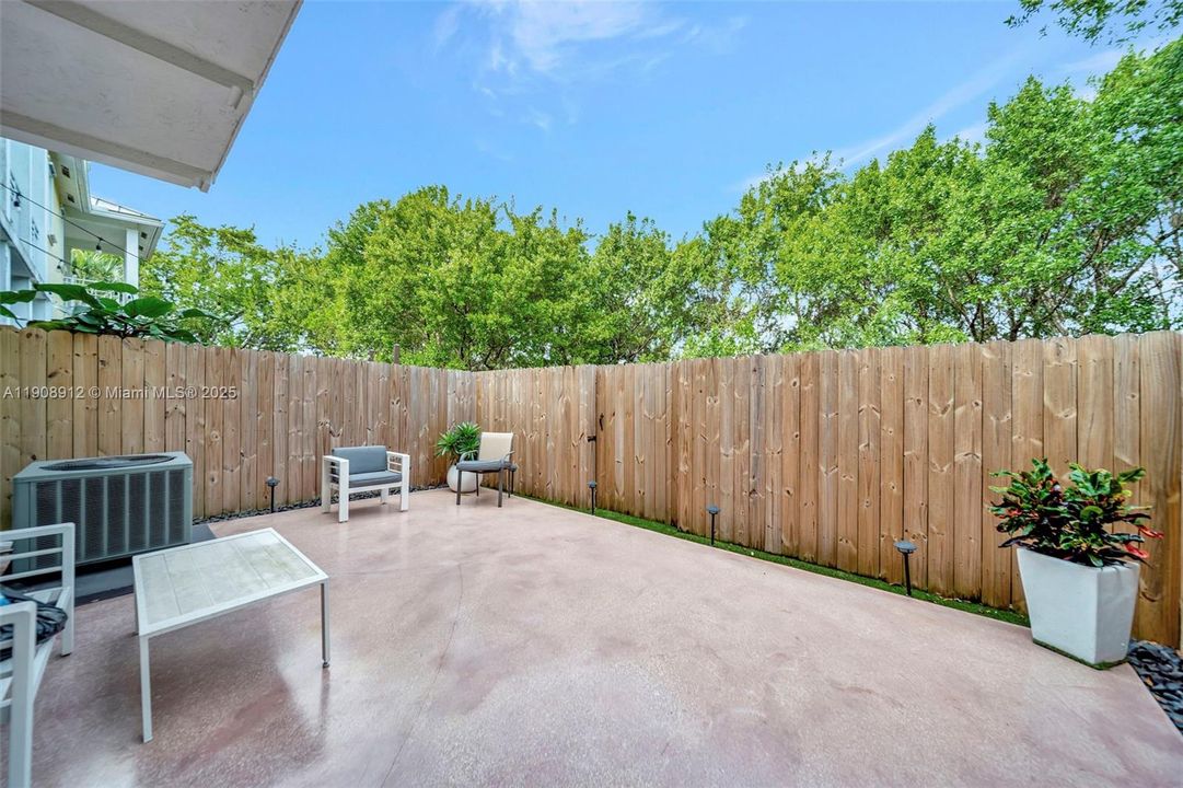 For Sale: $749,000 (3 beds, 3 baths, 2008 Square Feet)