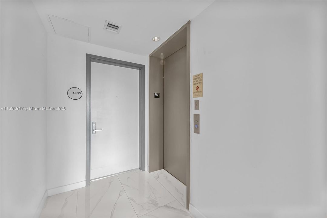 Недавно арендовано: $6,250 (2 спален, 2 ванн, 1088 Квадратных фут)