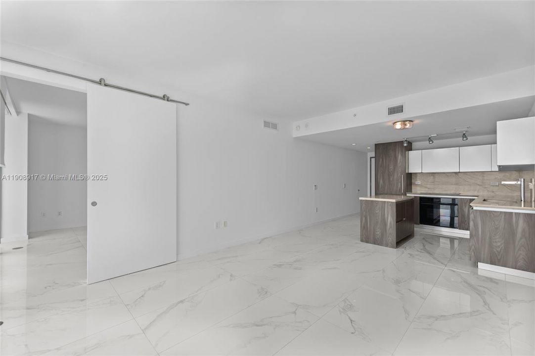 Недавно арендовано: $6,250 (2 спален, 2 ванн, 1088 Квадратных фут)