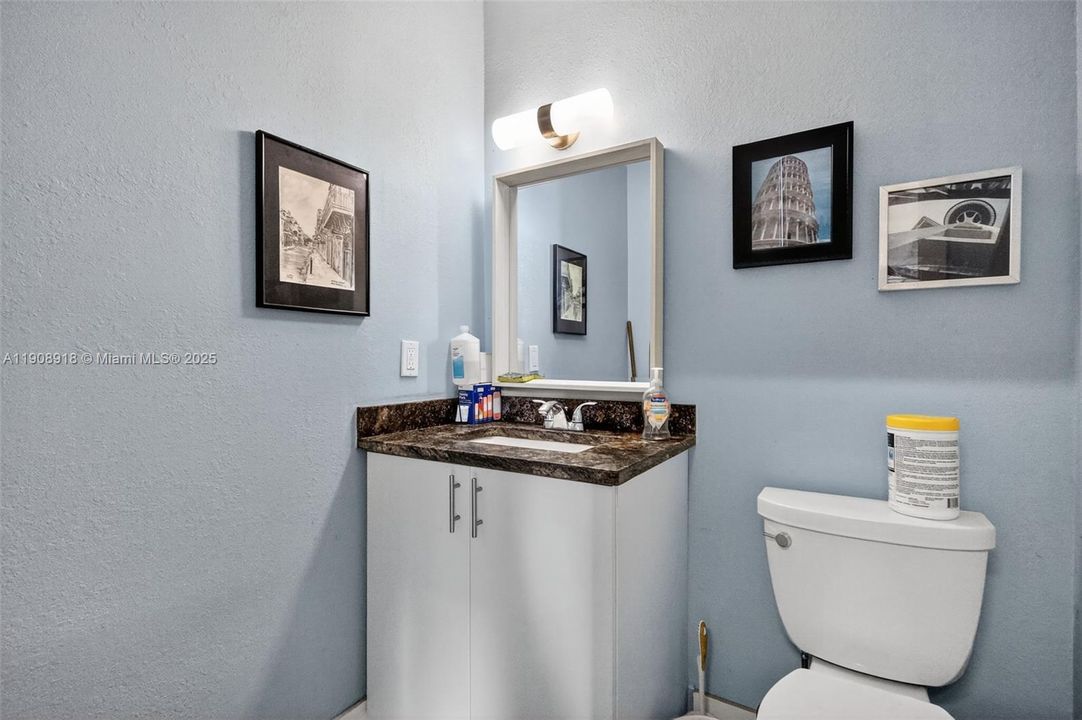 待售: $450,000 (0 贝兹, 0 浴室, 0 平方英尺)