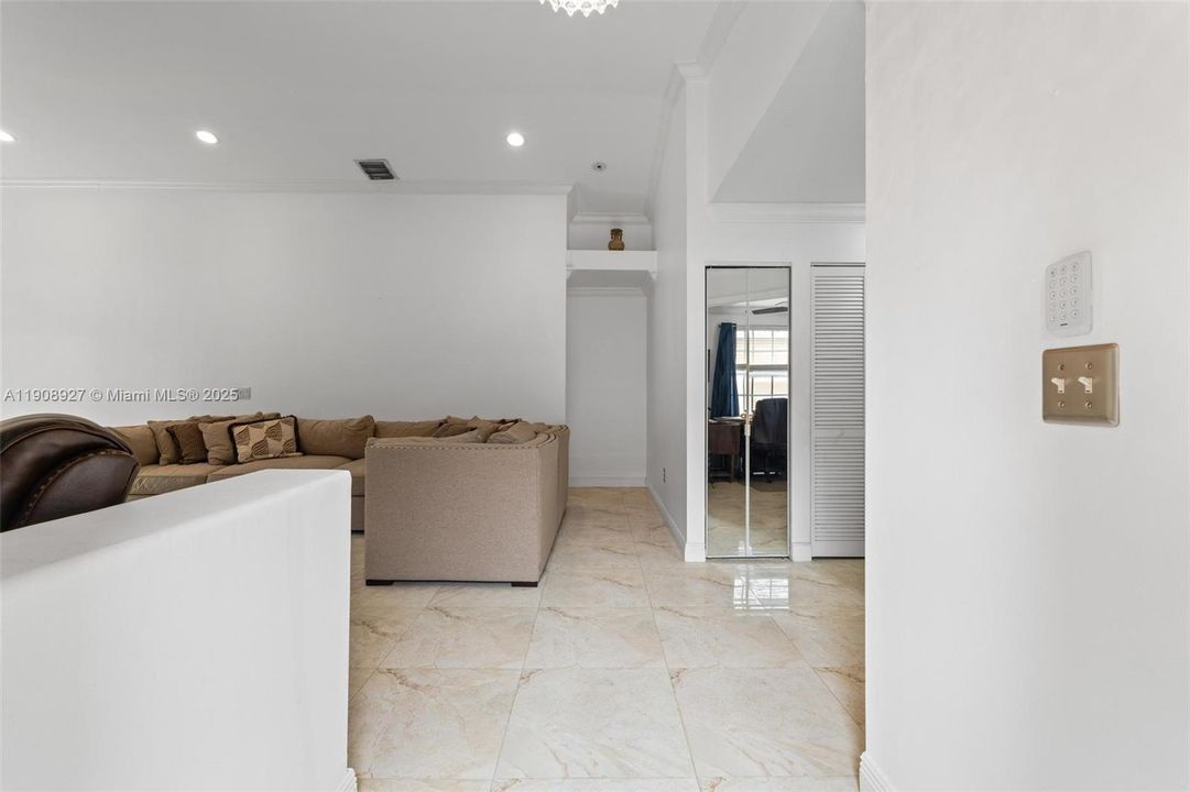 En Venta: $610,000 (3 camas, 2 baños, 1590 Pies cuadrados)