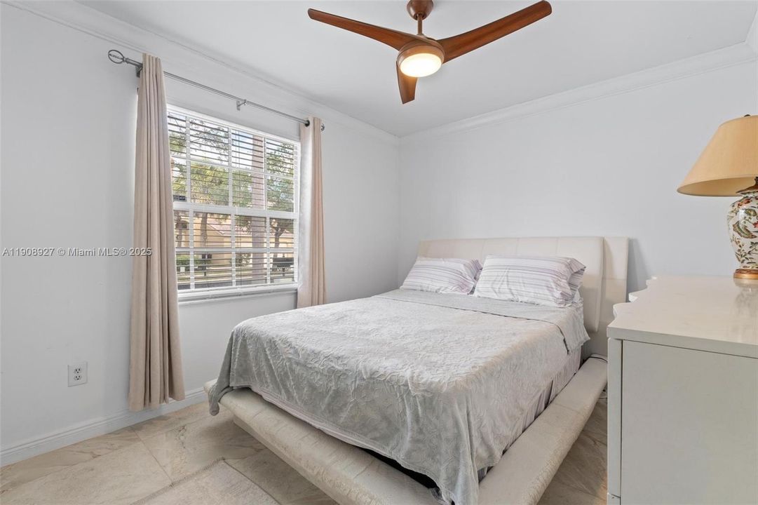 En Venta: $610,000 (3 camas, 2 baños, 1590 Pies cuadrados)