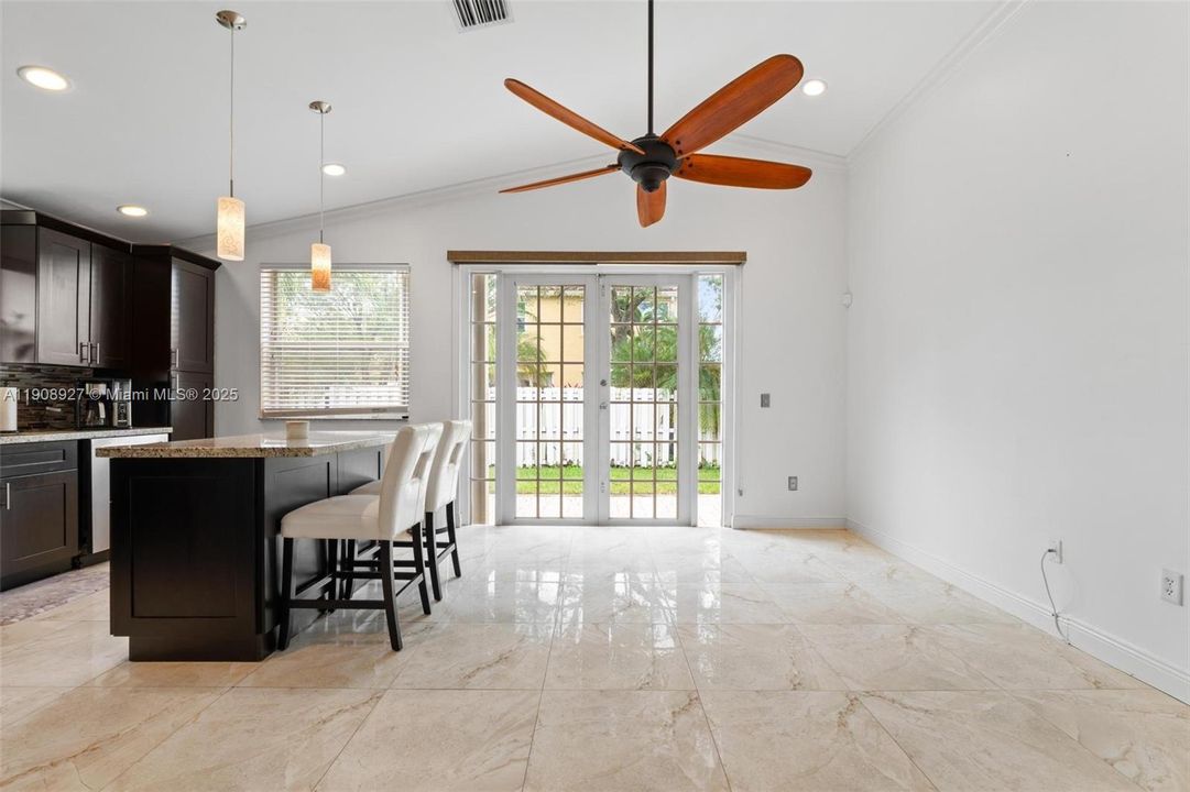 En Venta: $610,000 (3 camas, 2 baños, 1590 Pies cuadrados)