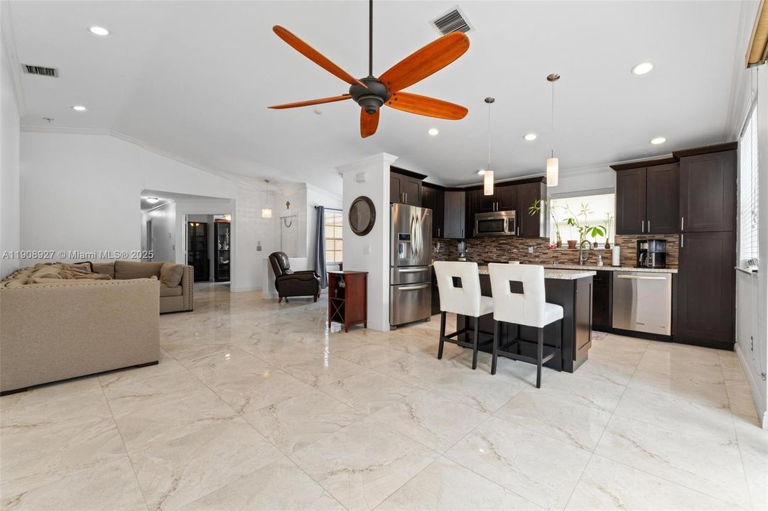 En Venta: $610,000 (3 camas, 2 baños, 1590 Pies cuadrados)