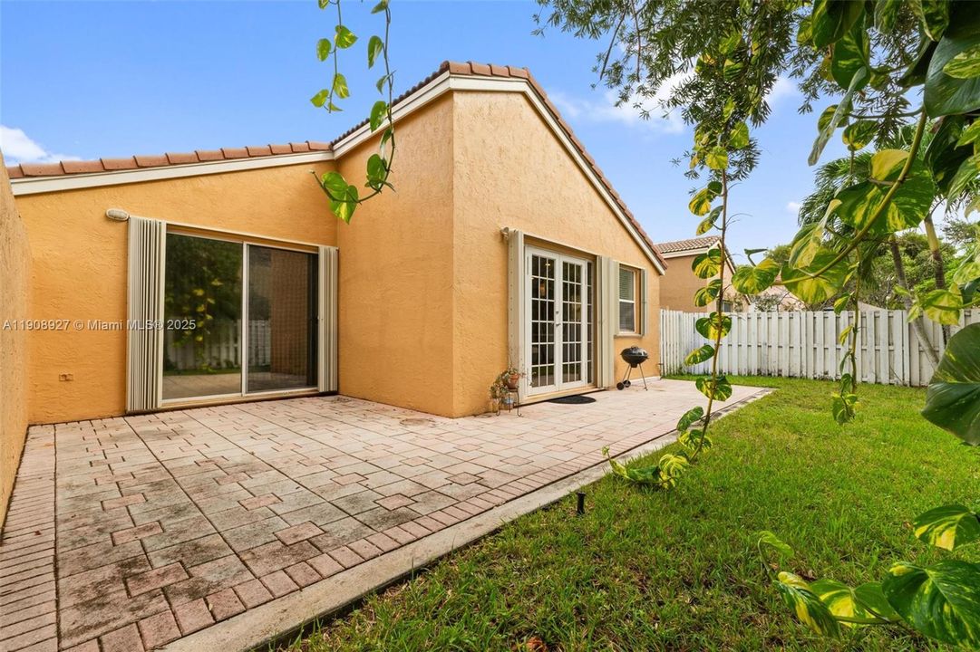 En Venta: $610,000 (3 camas, 2 baños, 1590 Pies cuadrados)