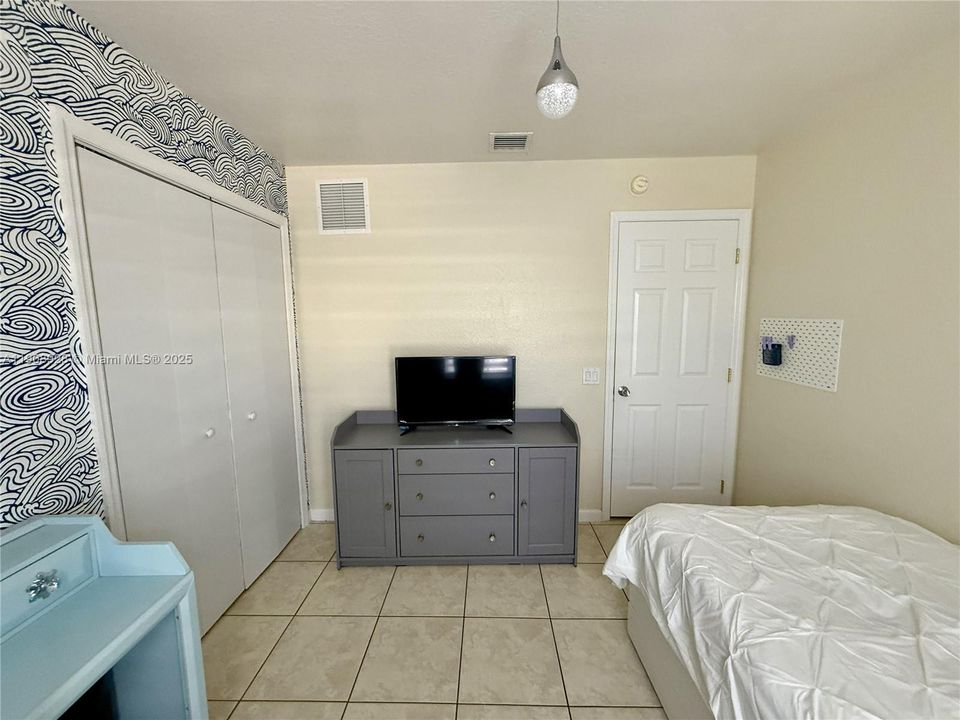 En Venta: $769,000 (3 camas, 2 baños, 1176 Pies cuadrados)