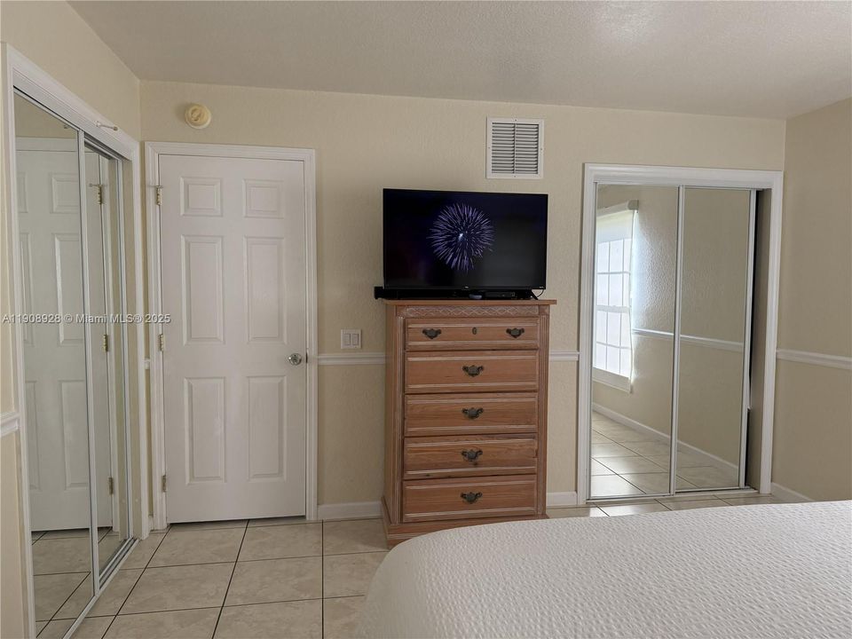 En Venta: $769,000 (3 camas, 2 baños, 1176 Pies cuadrados)