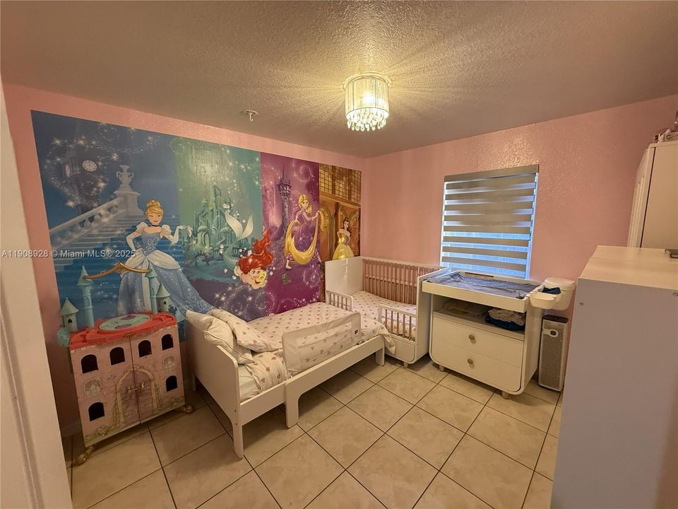 En Venta: $769,000 (3 camas, 2 baños, 1176 Pies cuadrados)