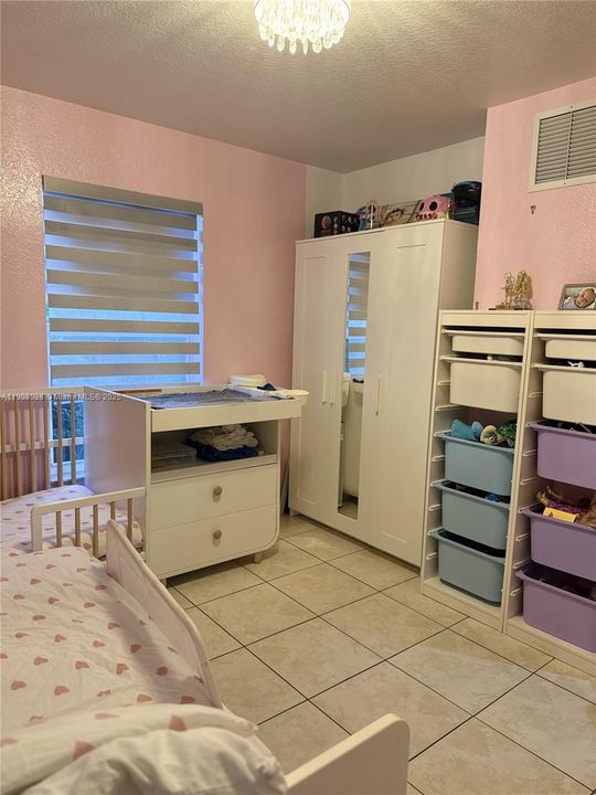 En Venta: $769,000 (3 camas, 2 baños, 1176 Pies cuadrados)