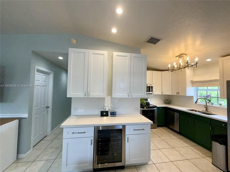 En Venta: $769,000 (3 camas, 2 baños, 1176 Pies cuadrados)