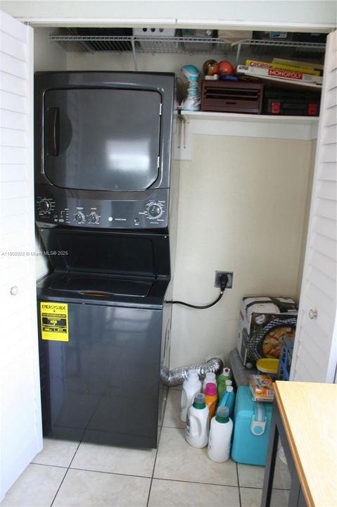 En Venta: $769,000 (3 camas, 2 baños, 1176 Pies cuadrados)