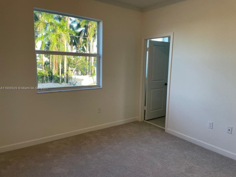 For Sale: $450,000 (3 beds, 2 baths, 1545 Square Feet)