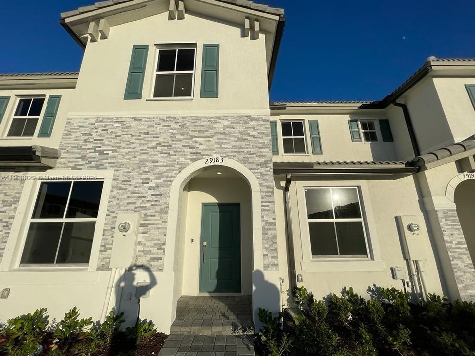 For Sale: $450,000 (3 beds, 2 baths, 1545 Square Feet)