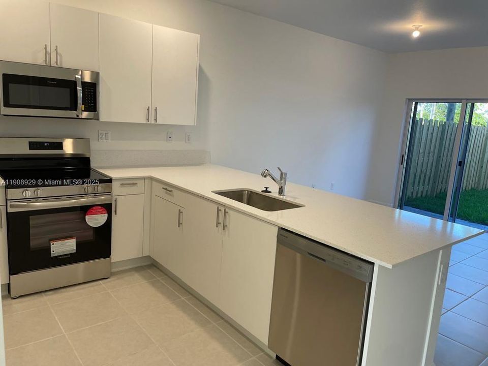 For Sale: $450,000 (3 beds, 2 baths, 1545 Square Feet)