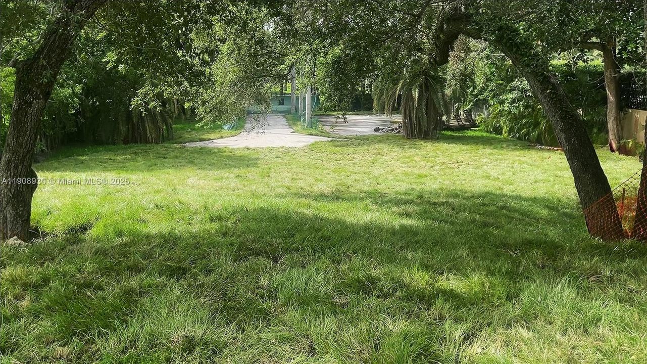 For Sale: $10,500,000 (0.87 acres)