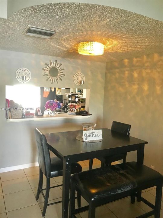 Active With Contract: $2,350 (2 beds, 1 baths, 1110 Square Feet)