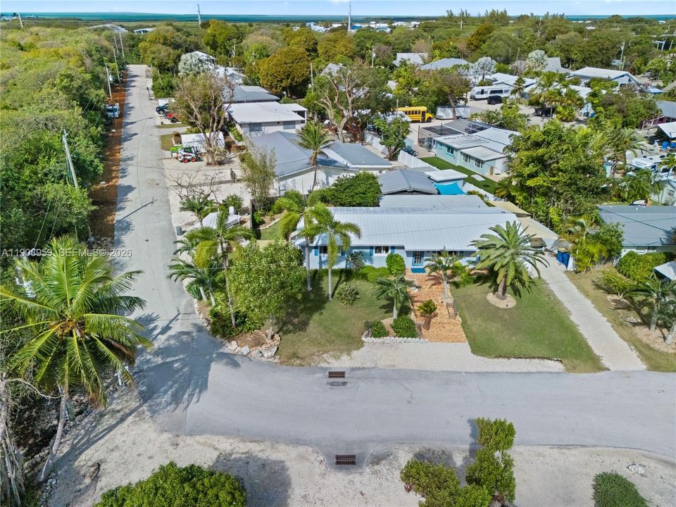 For Sale: $885,000 (4 beds, 2 baths, 1943 Square Feet)