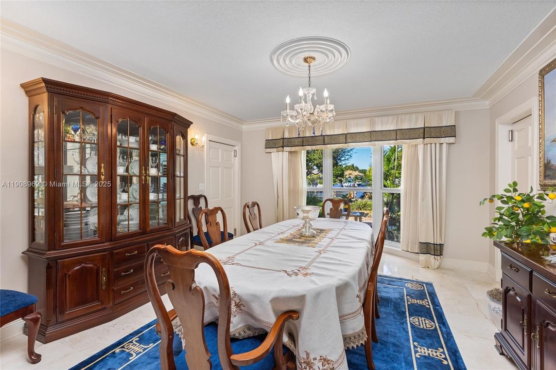 For Rent: $30,000 (4 beds, 5 baths, 5784 Square Feet)