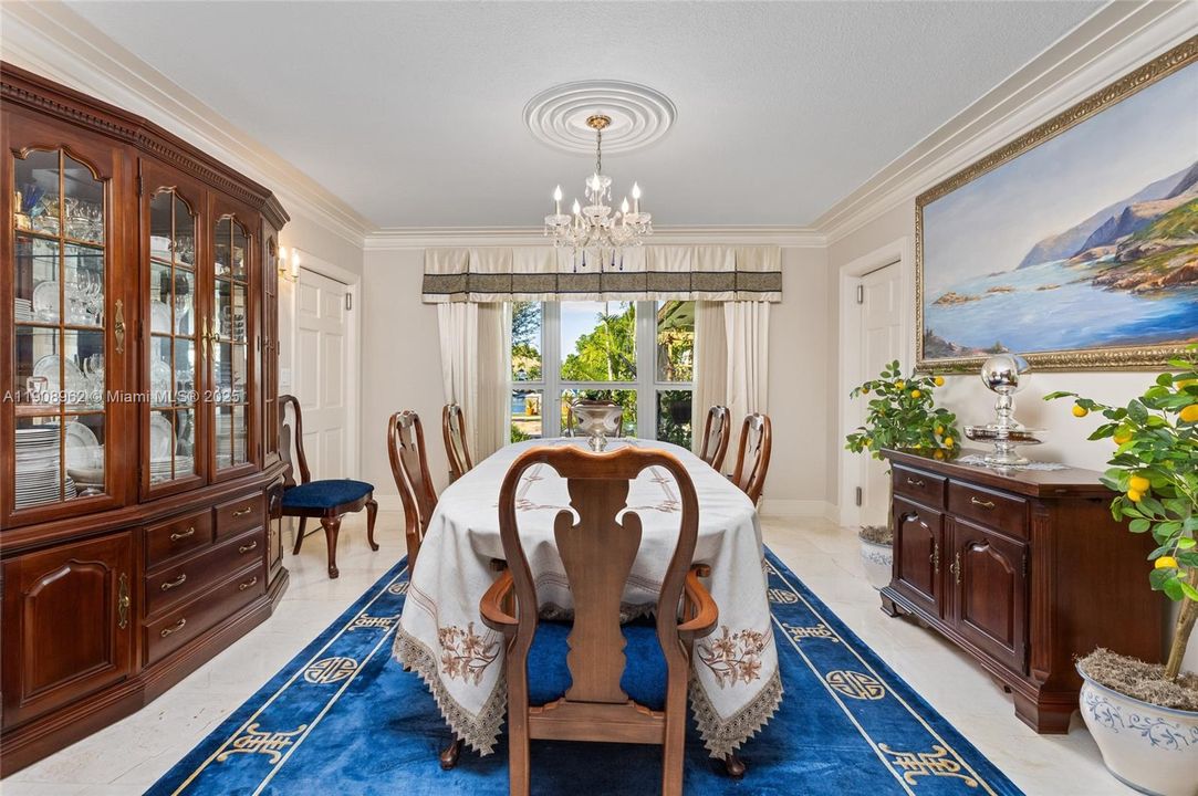 For Rent: $30,000 (4 beds, 5 baths, 5784 Square Feet)