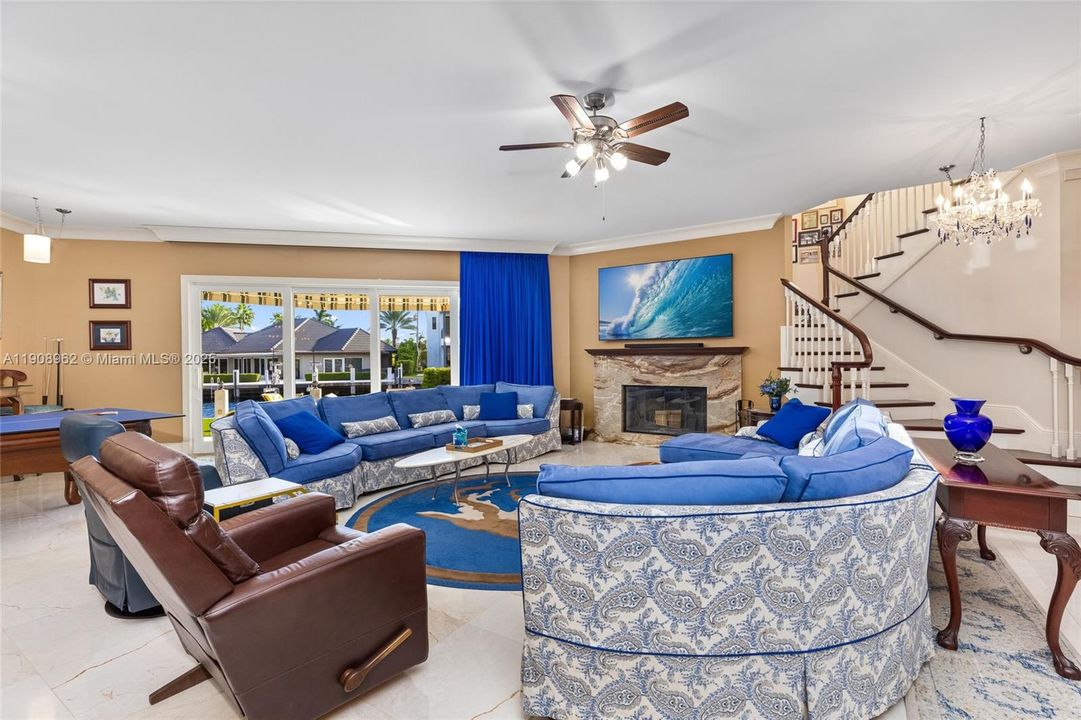 For Rent: $30,000 (4 beds, 5 baths, 5784 Square Feet)