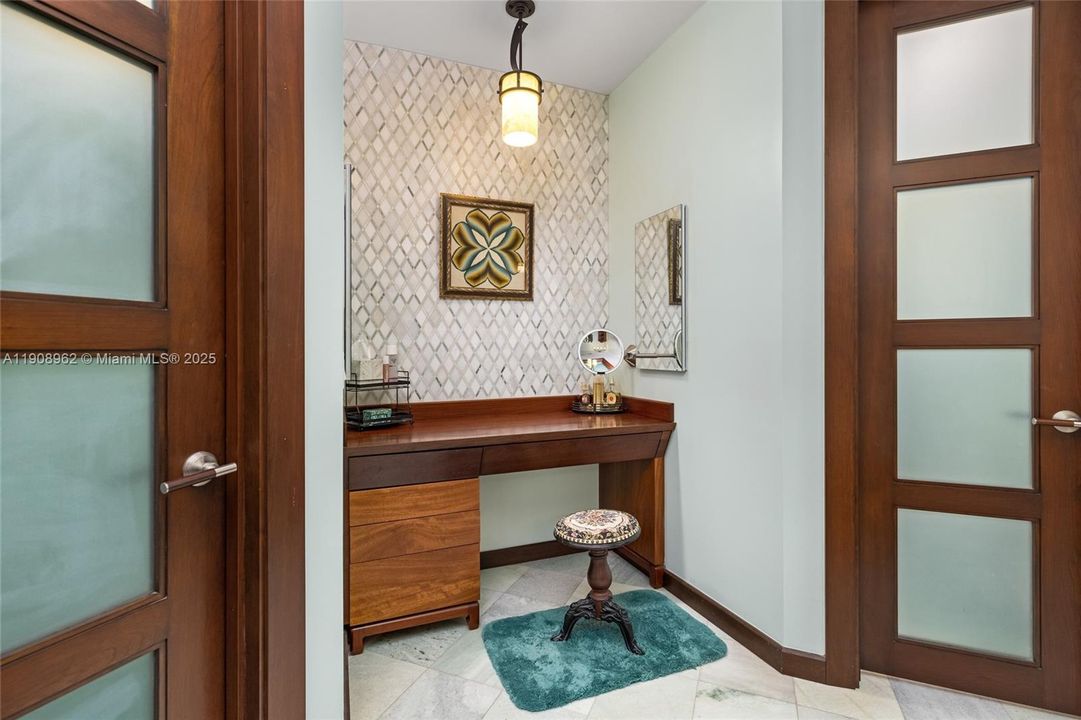 For Rent: $30,000 (4 beds, 5 baths, 5784 Square Feet)