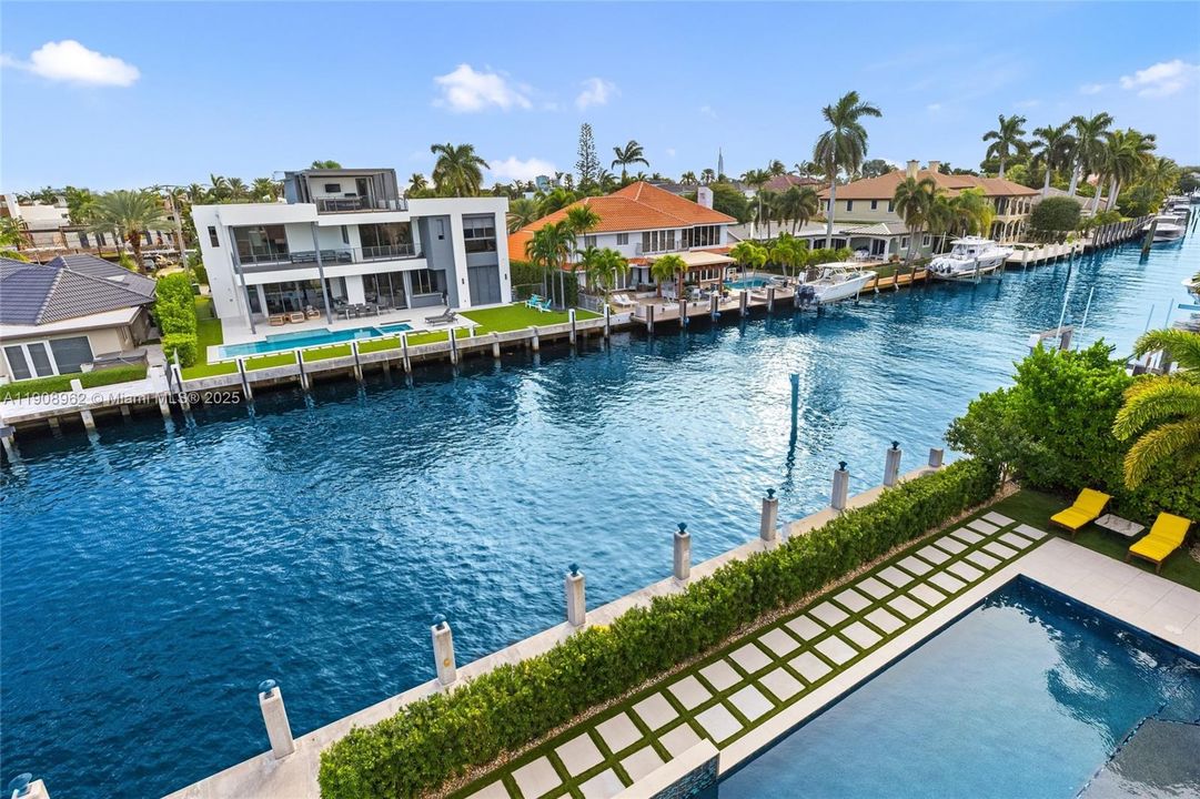 Wide Canal 100 Foot Frontage