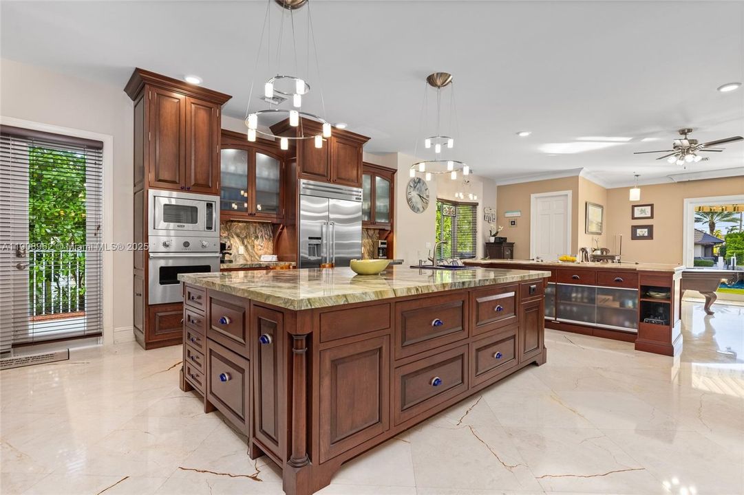 Huge Fully Equipped Chef's Kitchen