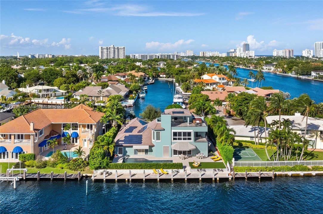 For Rent: $30,000 (4 beds, 5 baths, 5784 Square Feet)