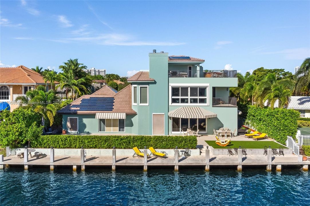 100' Deep Water Frontage