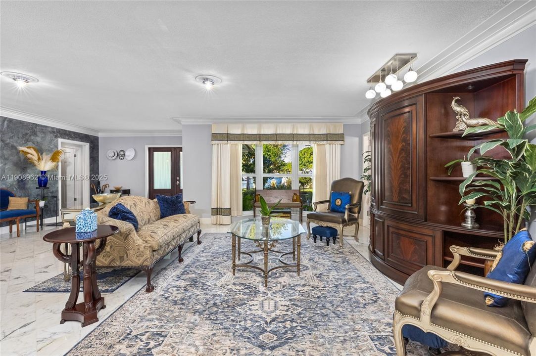 For Rent: $30,000 (4 beds, 5 baths, 5784 Square Feet)