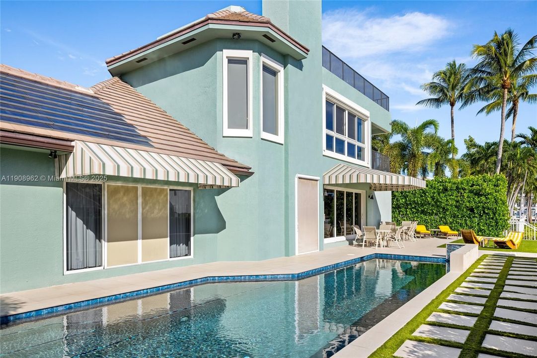 For Rent: $30,000 (4 beds, 5 baths, 5784 Square Feet)