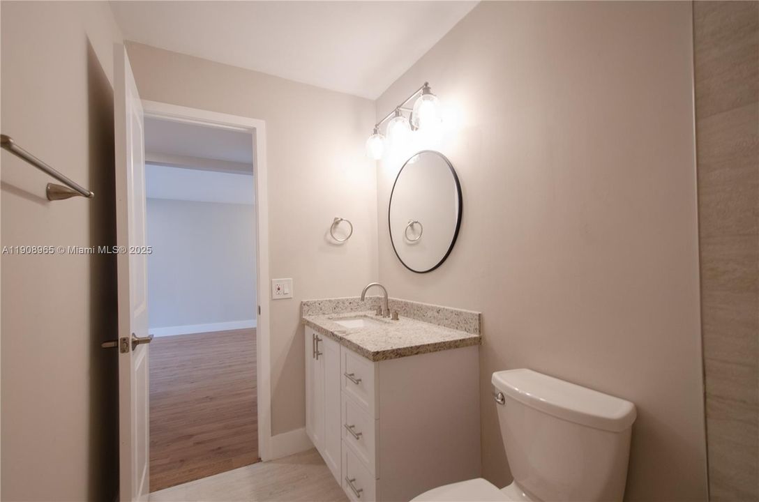 For Sale: $265,000 (1 beds, 1 baths, 672 Square Feet)