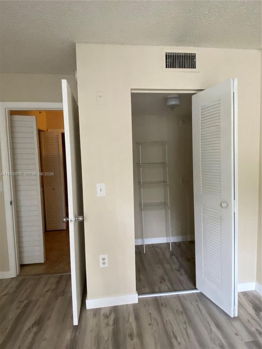 Recently Rented: $2,200 (2 beds, 2 baths, 966 Square Feet)