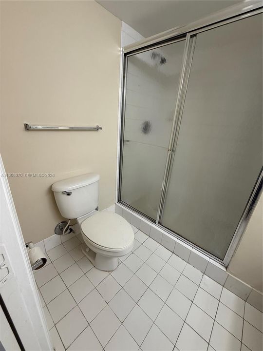 Recently Rented: $2,200 (2 beds, 2 baths, 966 Square Feet)