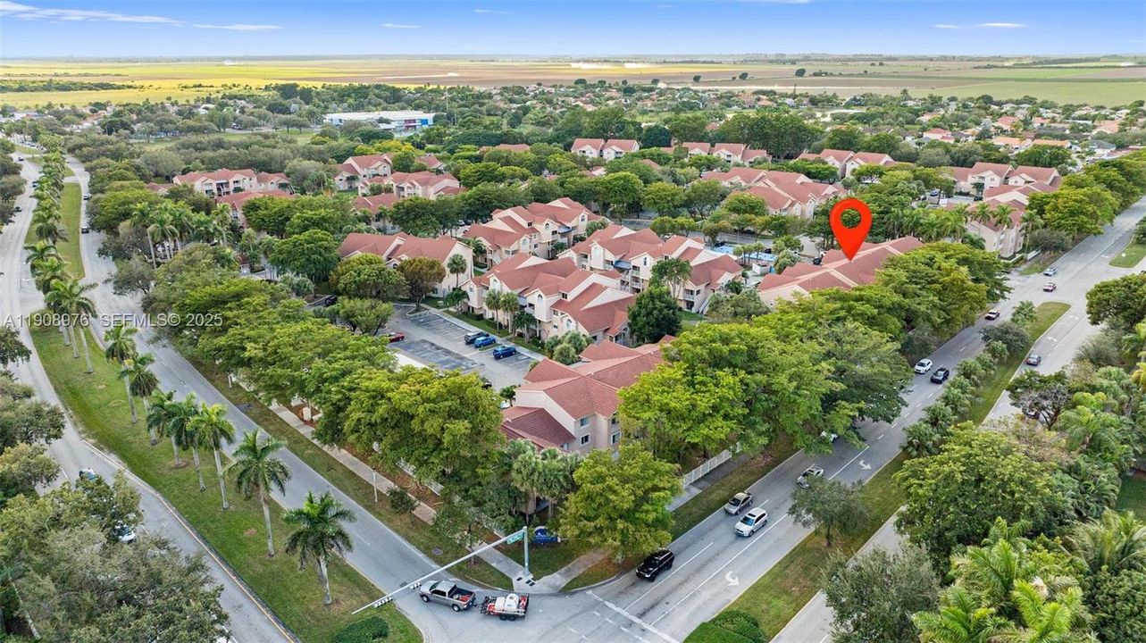 For Sale: $295,000 (2 beds, 2 baths, 1075 Square Feet)