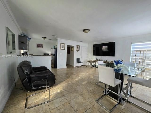 На продажу: $399,000 (2 спален, 1 ванн, 980 Квадратных фут)